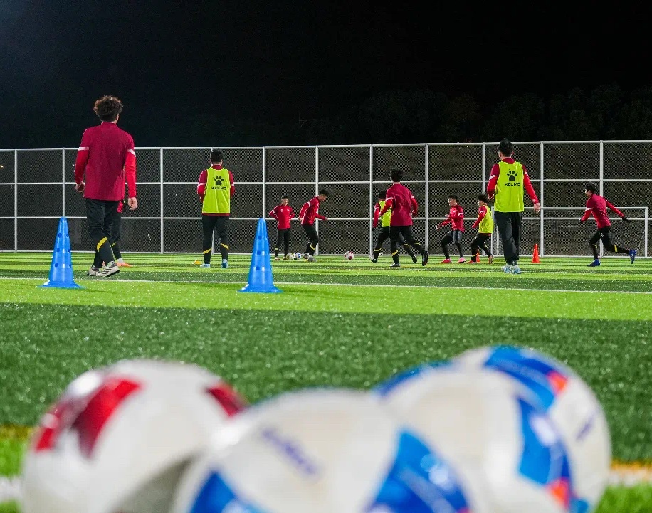 周定洋：很遗憾没能带回3分，但我们向所有人展现了成都精神